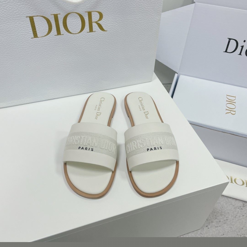 ch**an D*or slippers